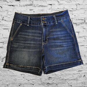d. jeans Women's Distressed Wash Denim Jean Shorts - Size 6